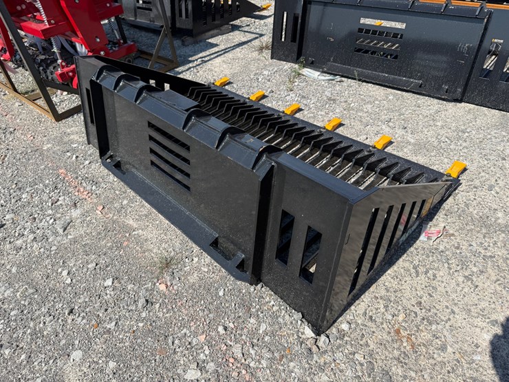 #2017-•-unused-future-fb66-skid-steer-rock-bucket-cdyscd205154-inv#48862-image-1