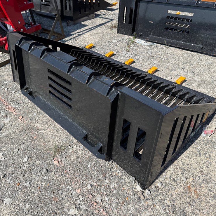 #2017 • Unused Future FB66 Skid Steer Rock Bucket CDYSCD205154 INV#48862