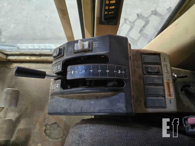 2004-caterpillar-140h-image-19