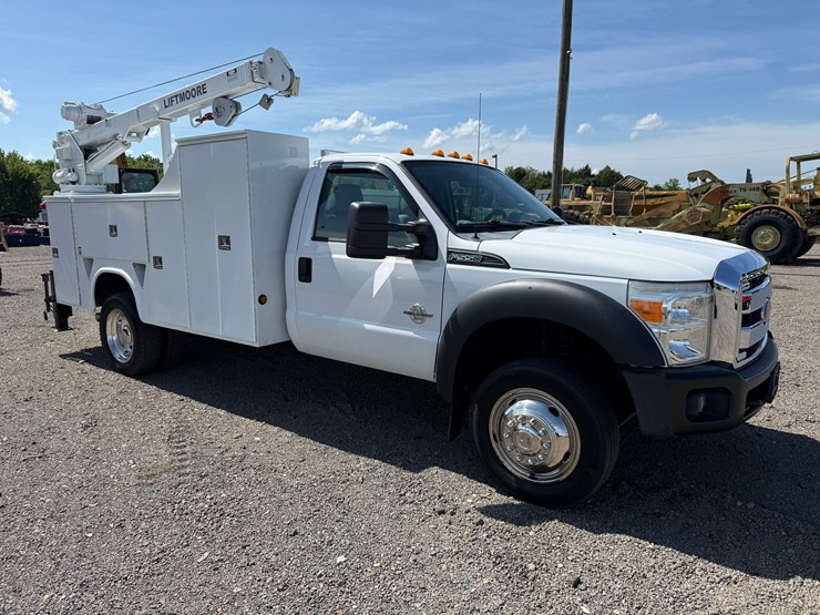 2012-ford-f550-image-1