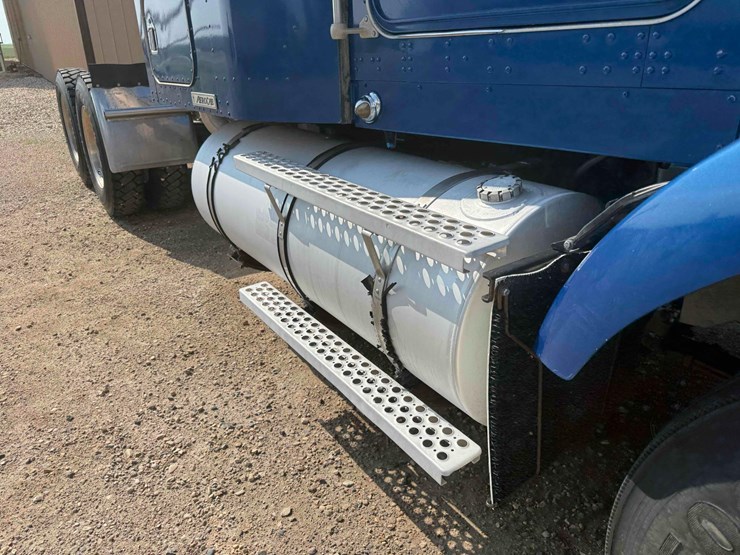 2000-kenworth-semi-image-10