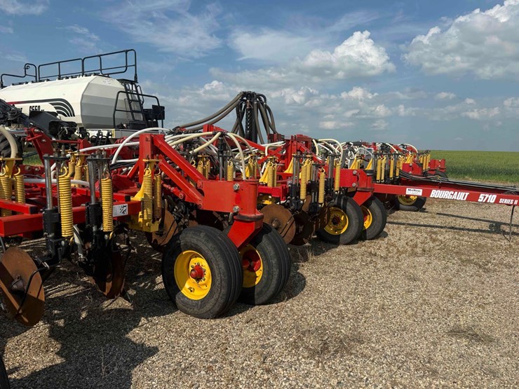 2006-bourgault-8710-air-seeder-image-33