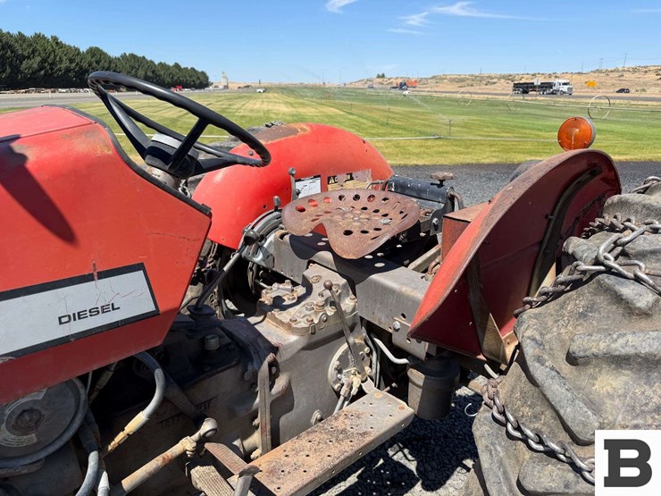 1975-massey-ferguson-235-image-17