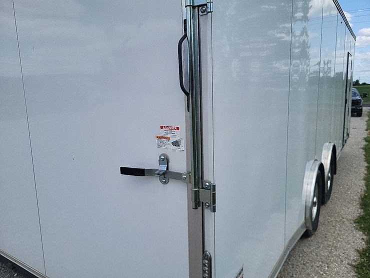 2022-united-enclosed-tandem-axle-bumper-trailer---nice-one-owner-image-42