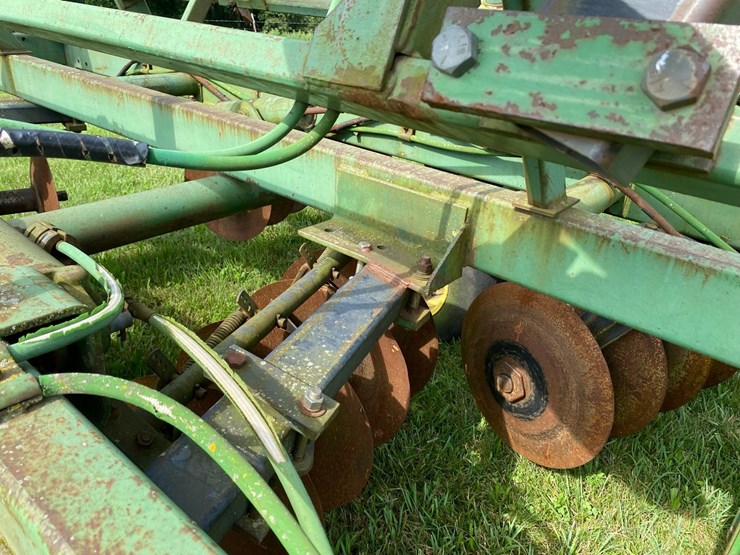 john-deere-230-image-37