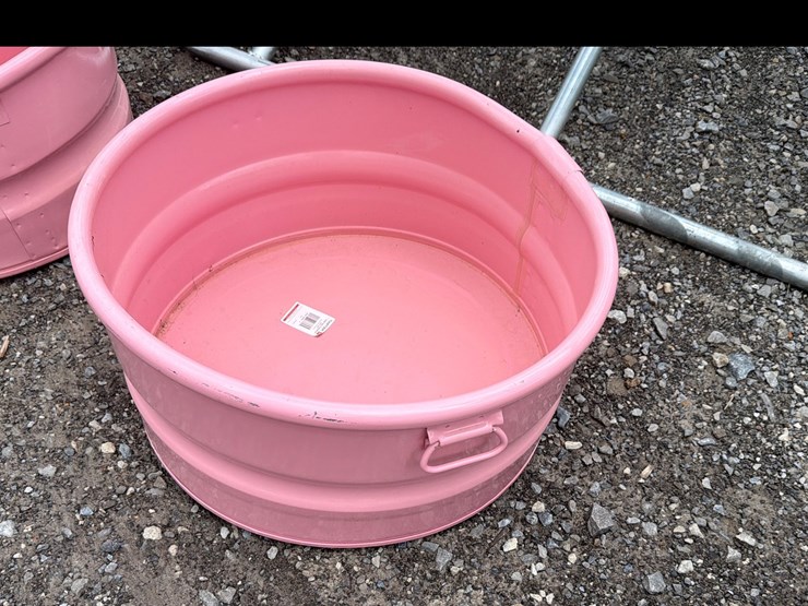 #39-•-pink-round-metal-water-trough-image-1