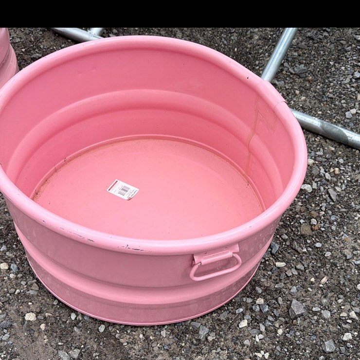 #39 • Pink Round Metal Water Trough
