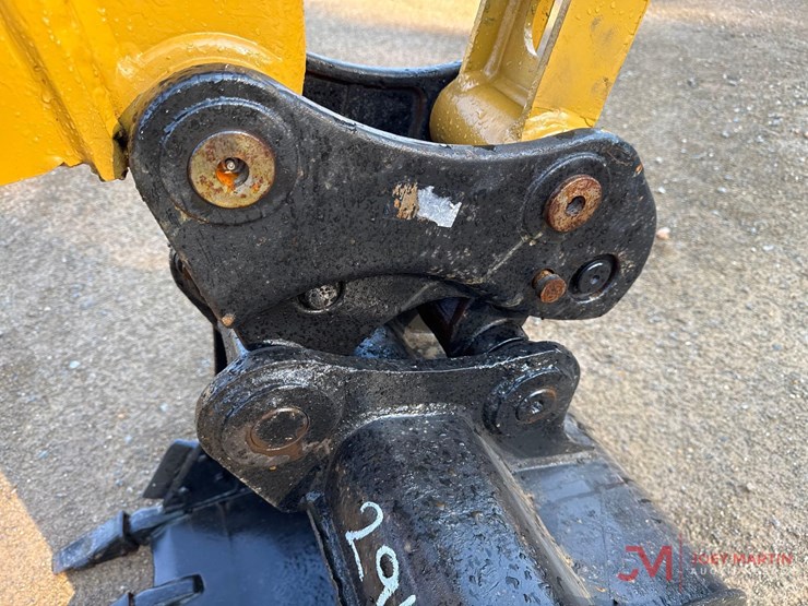 2022-caterpillar-305.5e2-image-10