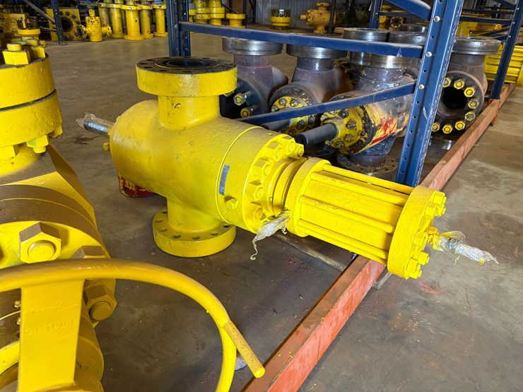 (4x$)-5”-10k-frac-valves-image-3