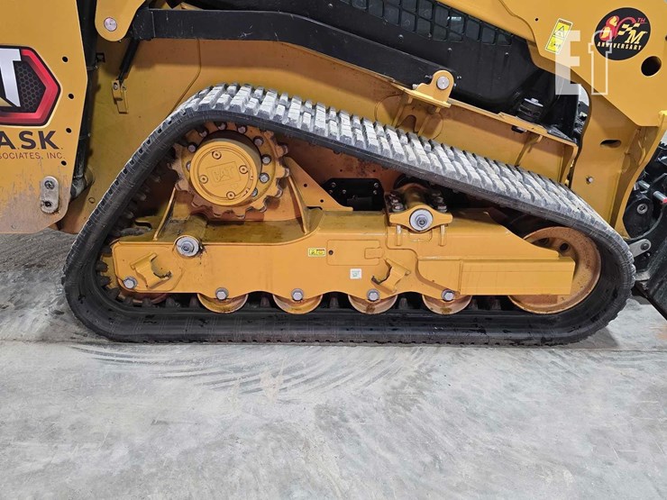 2025-caterpillar-255-image-33