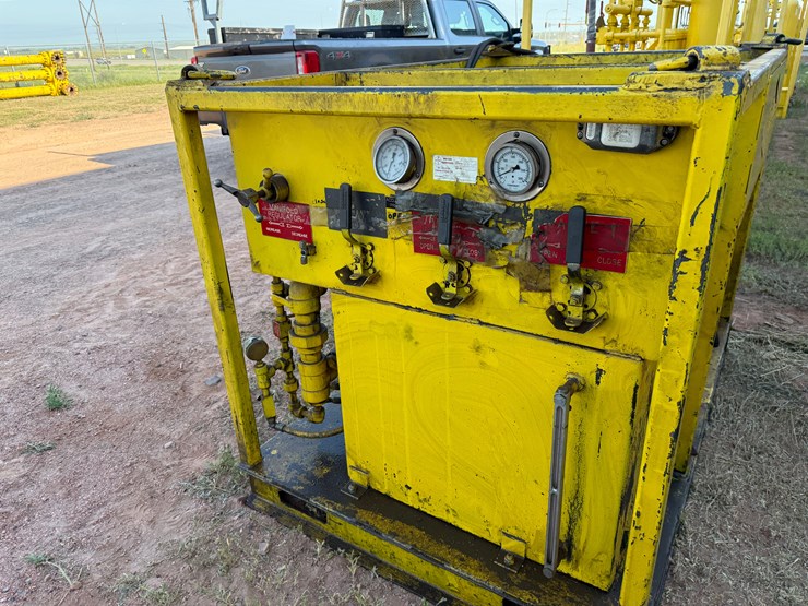 meyer-horizontal-3k-wp-gas-powered-3-station-accumulator-closing-unit,-skidded-image-2
