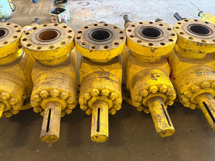 (3x$)-7-1/16”-10k-frac-valves,-field-ready-image-4