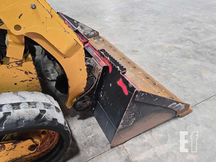 2022-caterpillar-259d3-image-11