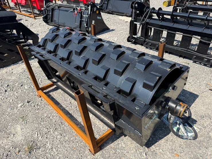 #2015-•-unused-future-59"-skid-steer-compactor-wheel-ktysl260438-inv#49450-image-1