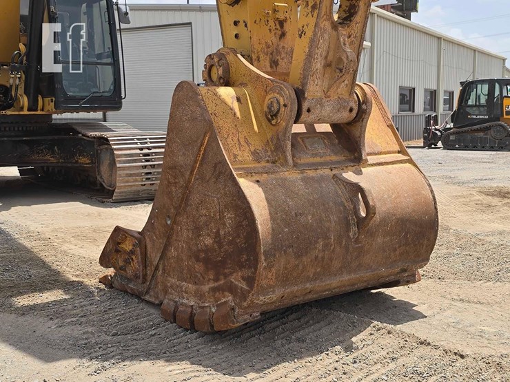 2017-caterpillar-349fl-image-12
