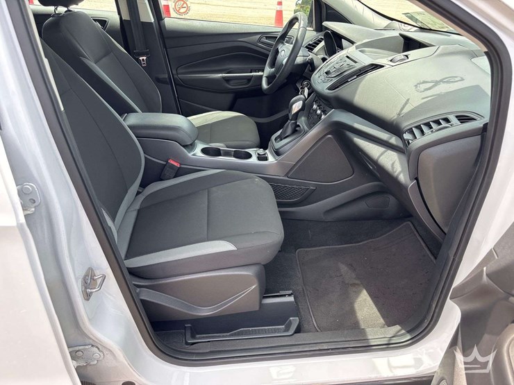 2016-ford-escape-image-17