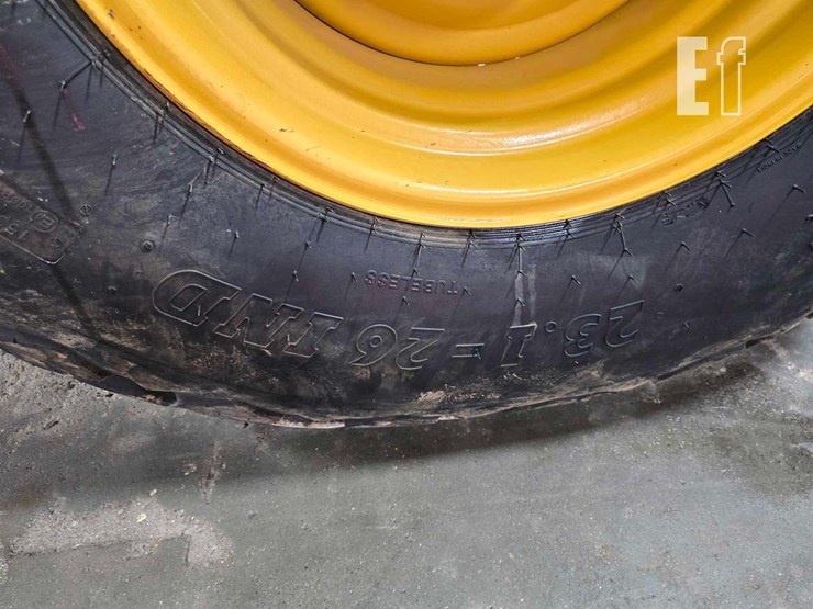 2016-caterpillar-cs56b-image-24