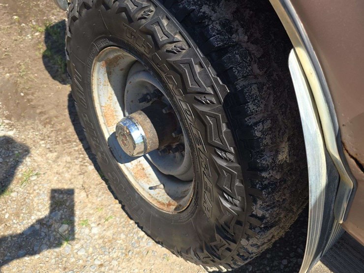 1996-ford-f-250-xlt,-extended-cab,-5.8l,-gas,-bench-seat,-cloth,-4wd,-power-windows,-dmi-bumper,-gooseneck-ball,-spare-tire,-177,236-miles,-gas,-vin--1fth26h9tea7672-image-9