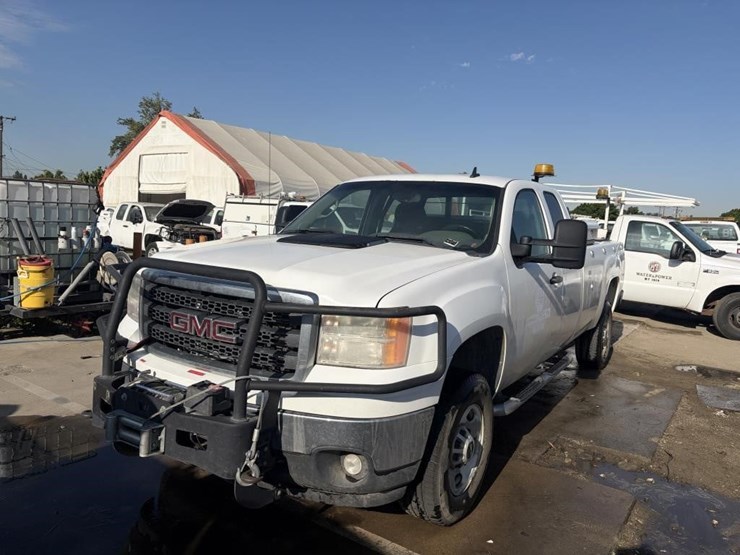 2012-gmc-sierra-2500-image-1