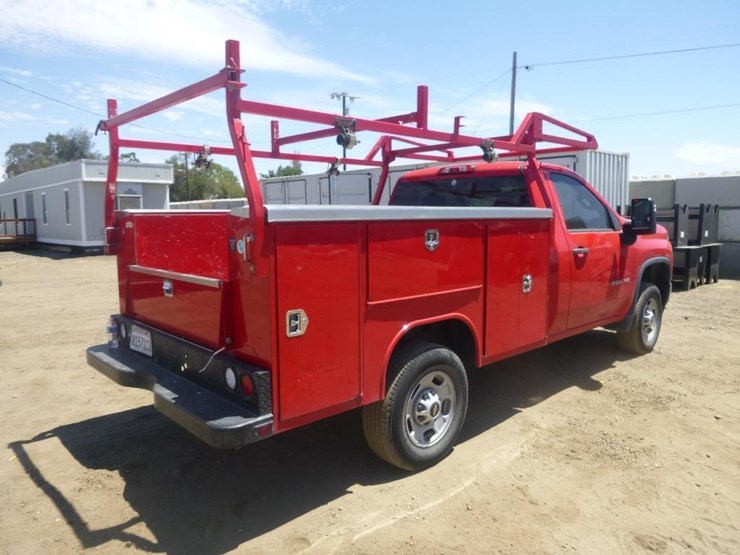 2020-chevrolet-2500-image-4