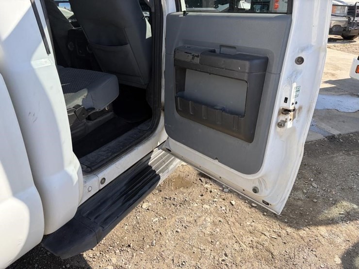 2011-ford-f350-image-12