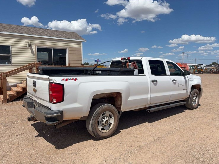 2015-chevrolet-silverado-2500-image-4