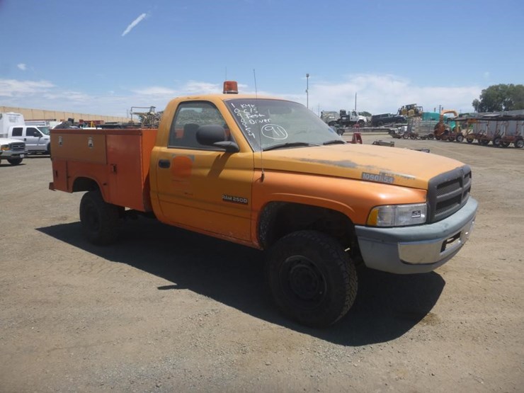 1999-dodge-2500-image-2