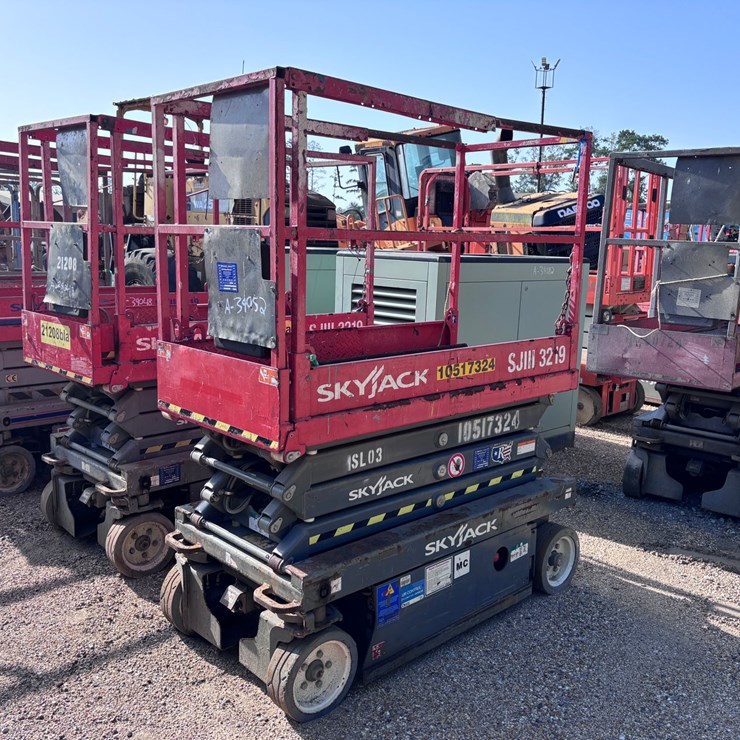 #39052 • SKYJACK SJ111 3219 SCISSORLIFT ELECTRIC | FOR PARTS/REPAIRS
