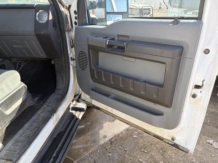 2011-ford-f350-image-11