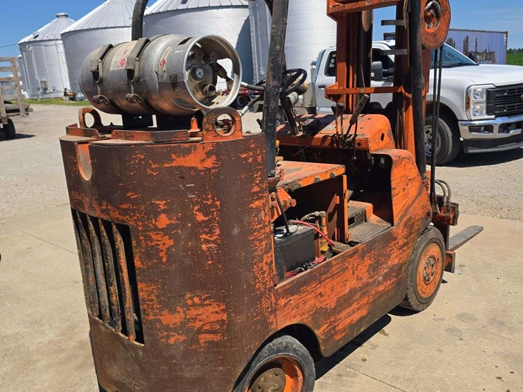 forklift-cat-t60c-model,-7,787-hours,-side-shift,-lp-image-5
