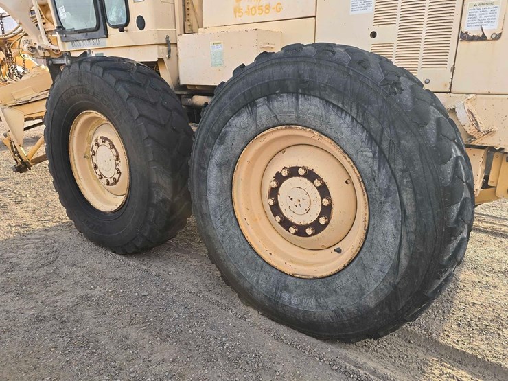 caterpillar-120h-image-23