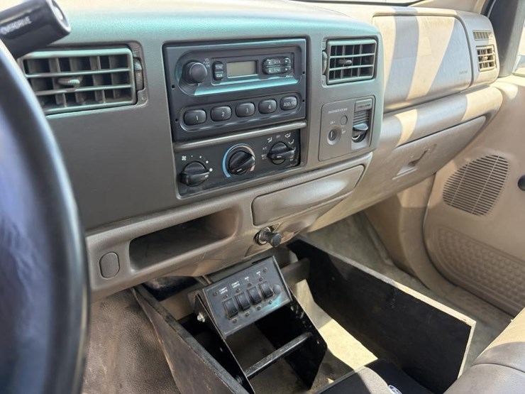 2004-ford-f350-image-16