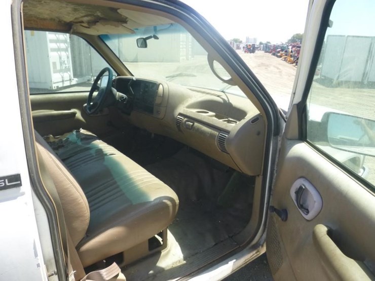 1995-gmc-2500-image-6