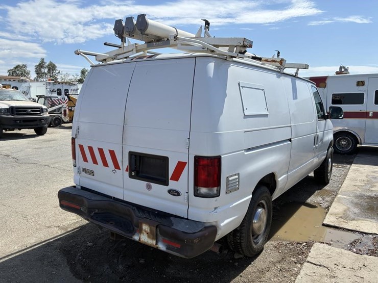 2001-ford-e350-image-3
