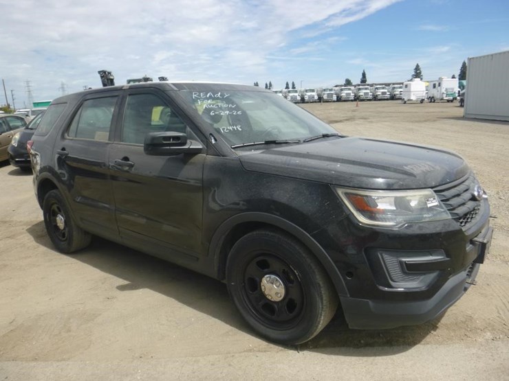 2017-ford-explorer-image-2