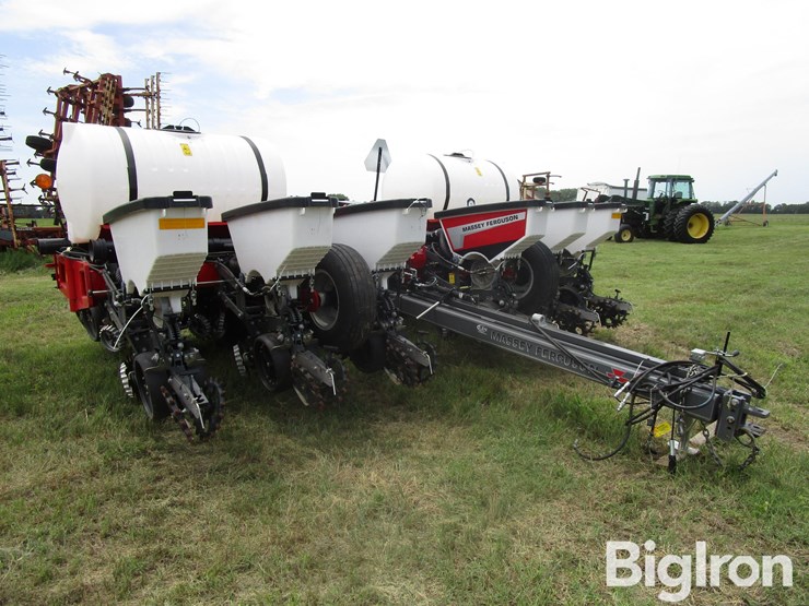2023-massey-ferguson-pa-w12-12r30-front-fold-planter-w/liquid-fertilizer-image-3