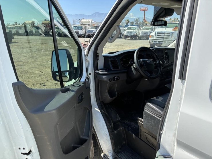 2020-ford-transit-image-13