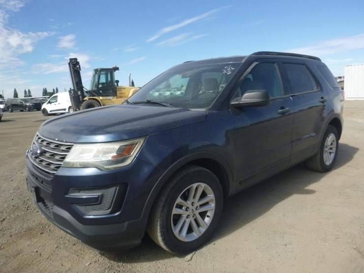 2016-ford-explorer-image-1