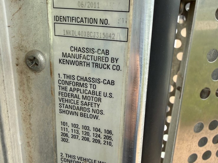 2012-kenworth-t800-image-32