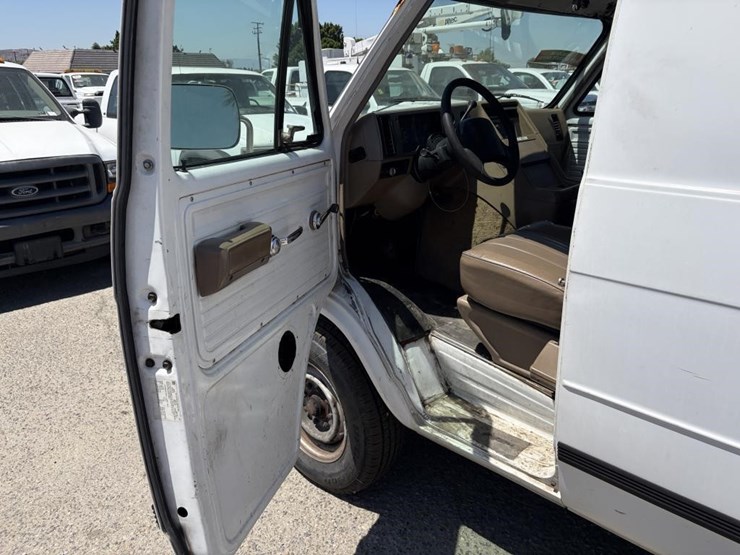 1995-utility-van-image-16