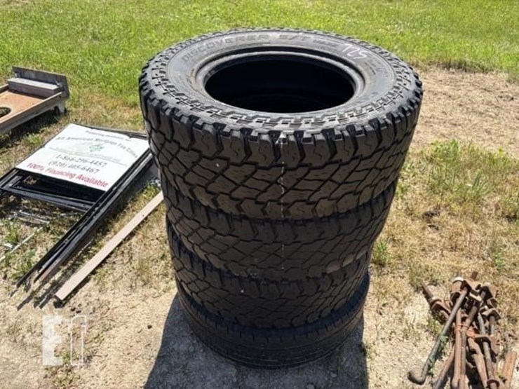 truck-tires-image-1