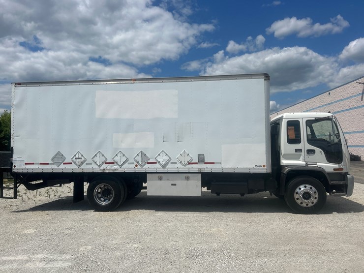 2001-gmc-t7500-image-6