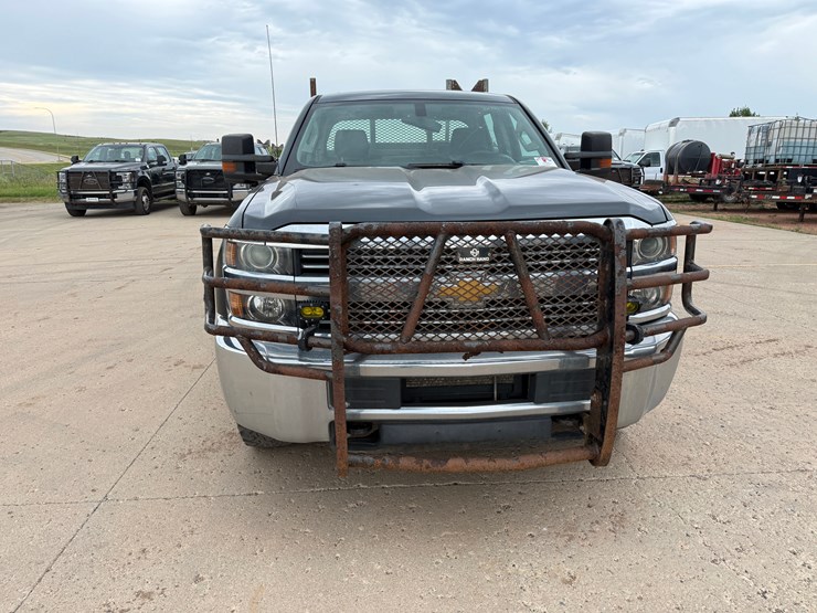 2018-chevrolet-silverado-2500hd-image-3