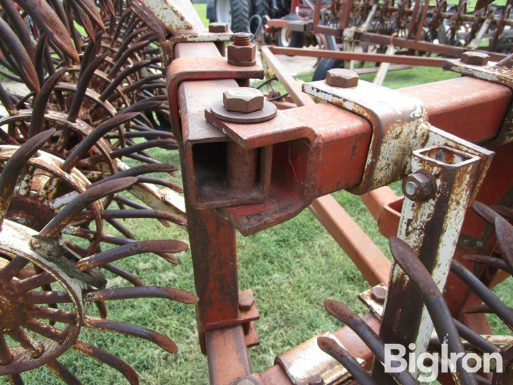 crustbuster-front-fold-rotary-hoe-image-18