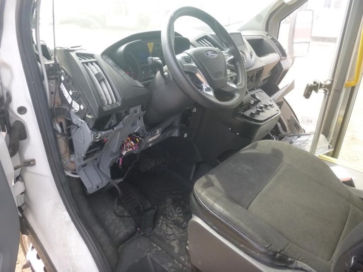 2019-ford-transit-image-9