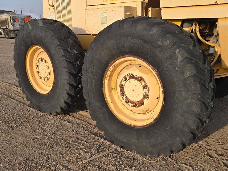 caterpillar-120h-image-25
