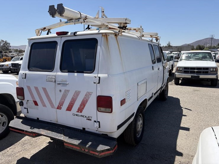 1995-utility-van-image-3