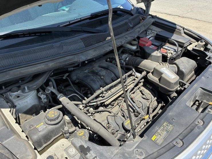 2011-ford-explorer-xlt-image-8