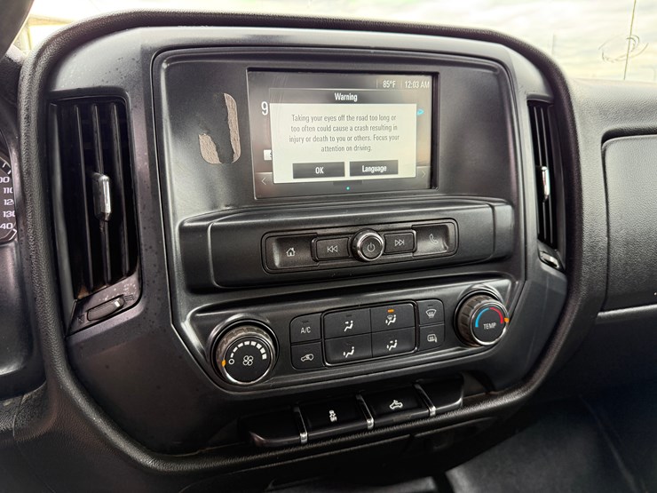 2018-chevrolet-silverado-2500hd-image-17