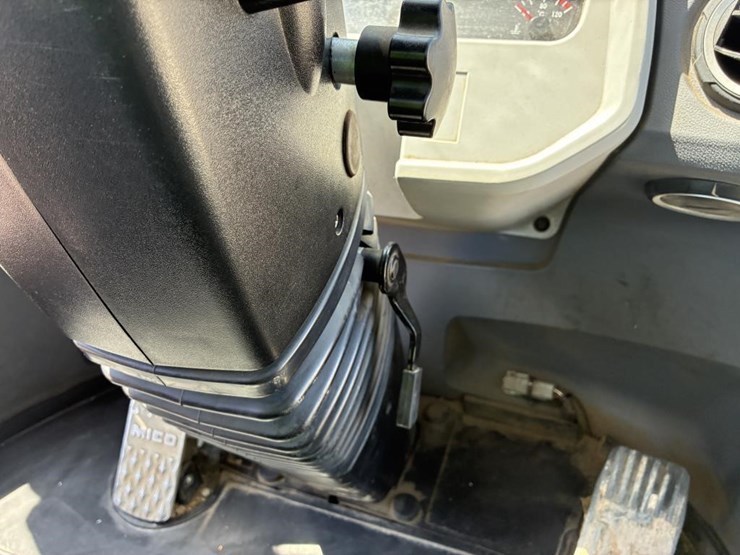 2022-xcmg-xc958u-image-19
